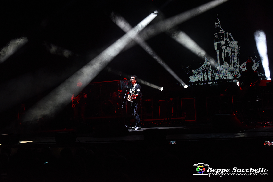 VBS_4040 - Concerto Edoardo Bennato - Peter Pan Rock 'n' Roll Tour.jpg